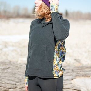 YOUER climb on hoodie small